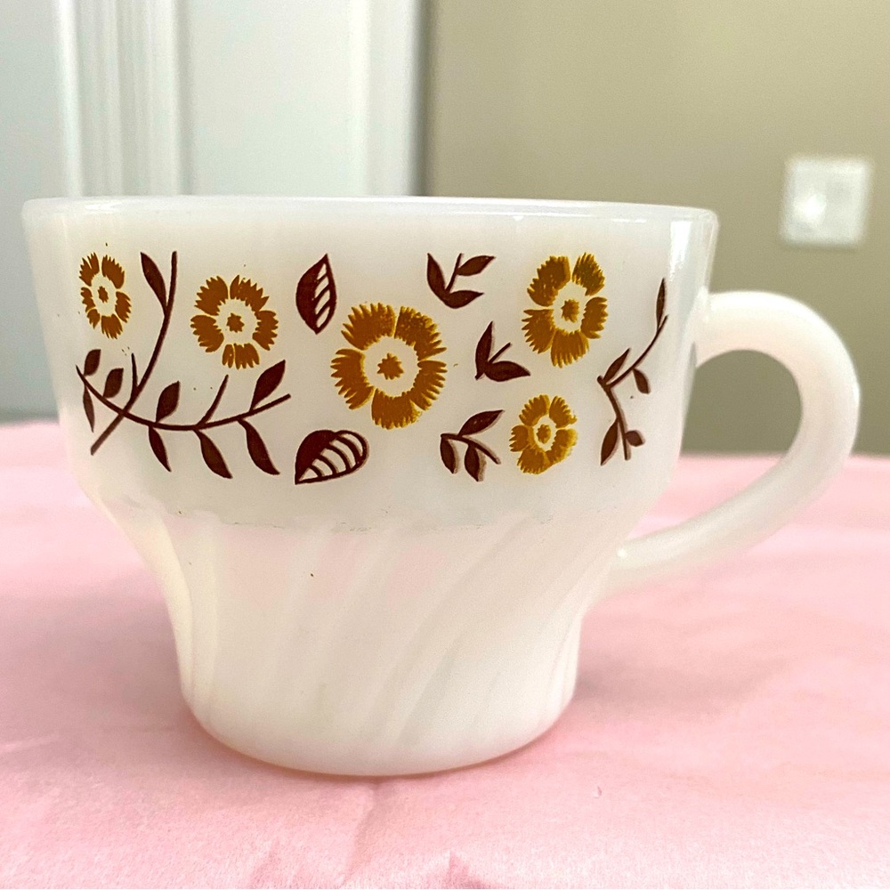 VTG TERMOCRISA WHITE MILK GLASS MUG WITH A BAND OF GOLD AND BROWN FLOWERS